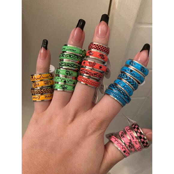 7 Stainless steel men’s unisex wedding band ring glow in the dark - Picture 3 of 4